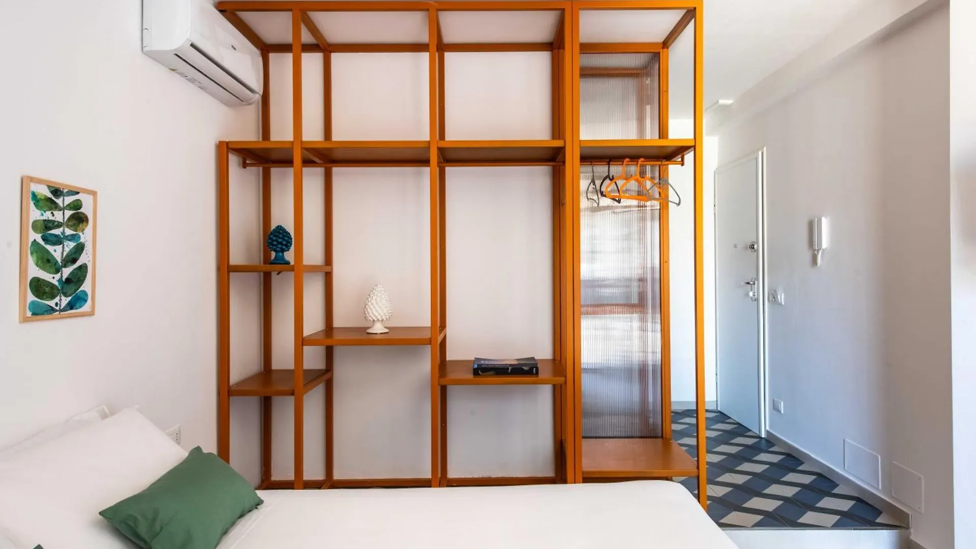 Canceddi Rooms & Terrace Palermo 0*,